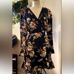 Black Floral V Neck Long Sleeve Satin Wrap Dress size Medium